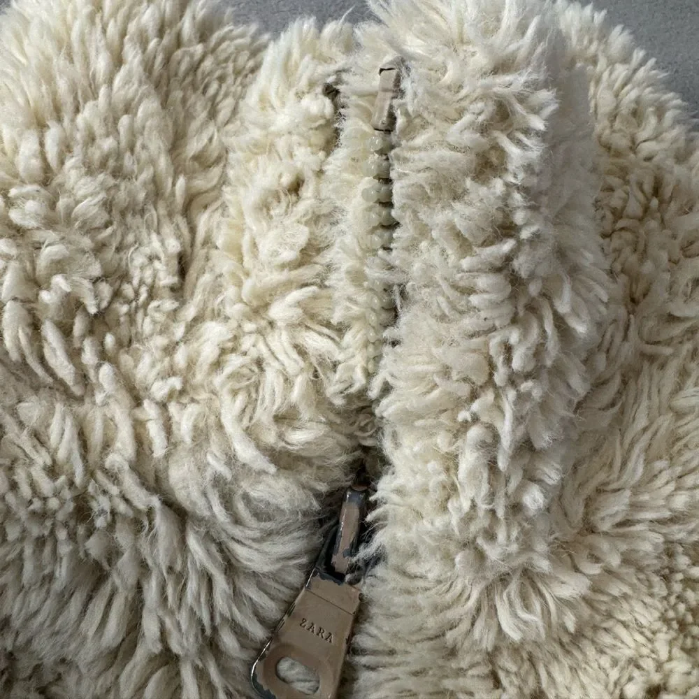 Girl Zara Cozy Cream Sherpa Jacket with Tan Pockets size 10